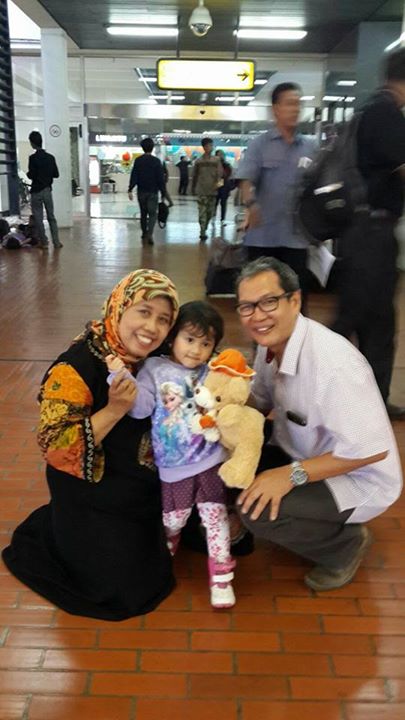 Anin-Atuk-Runa, kompak. 16 November 2015. Pas kami baru sampai di Soetta langsung dijemput Anin dan Atuk