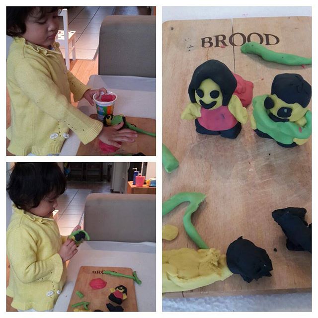 Play with Playdough (1)