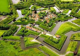 Penampakan Bourtange dari atas seperti bintang. Cantik ya? gambar dari: www.plathuis.nl